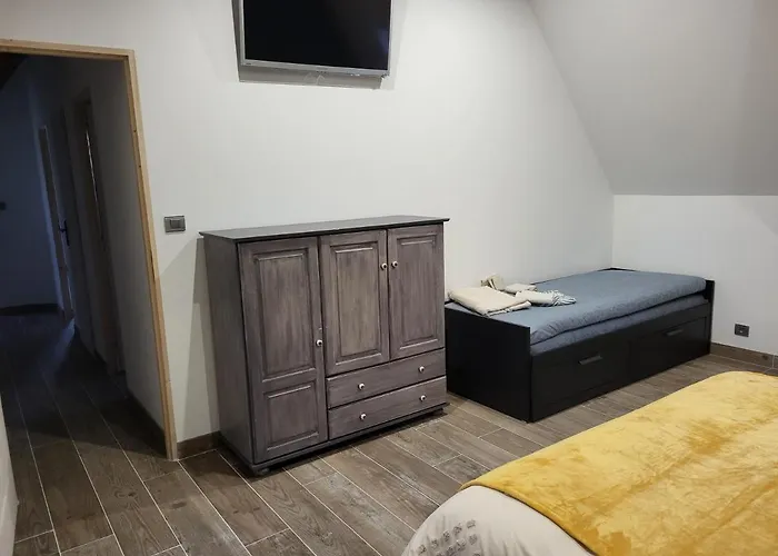 De L'ecurie فيلة *